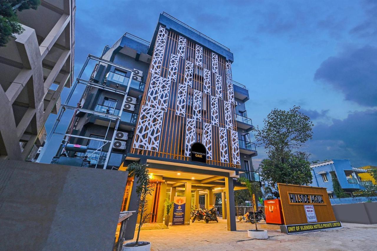 Super Townhouse Oak Hillside Aqua Hotel Khandagiri Bagian luar foto