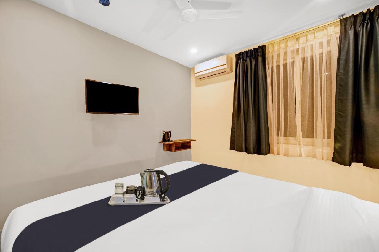 Super Townhouse Oak Hillside Aqua Hotel Khandagiri Bagian luar foto