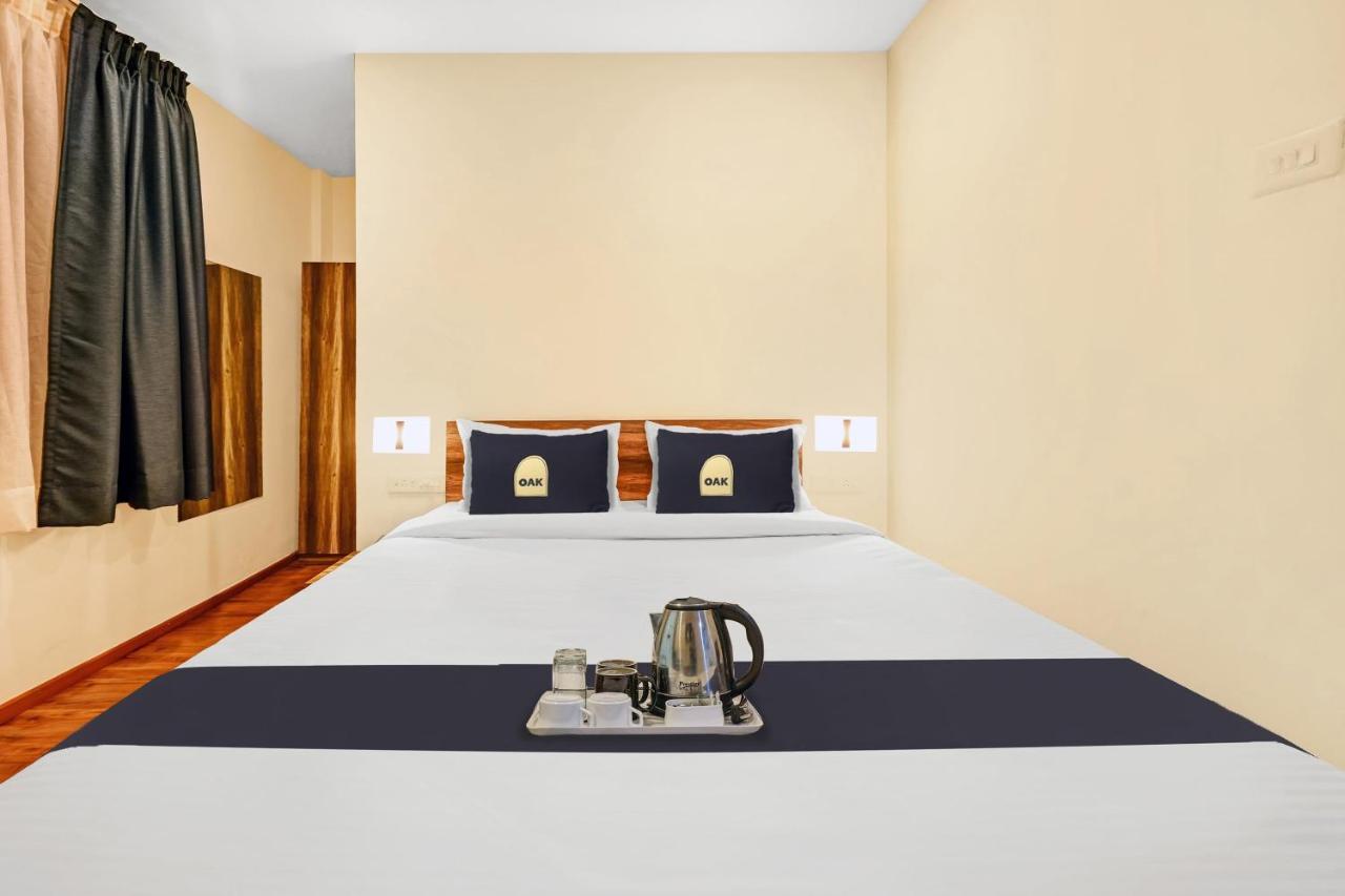 Super Townhouse Oak Hillside Aqua Hotel Khandagiri Bagian luar foto