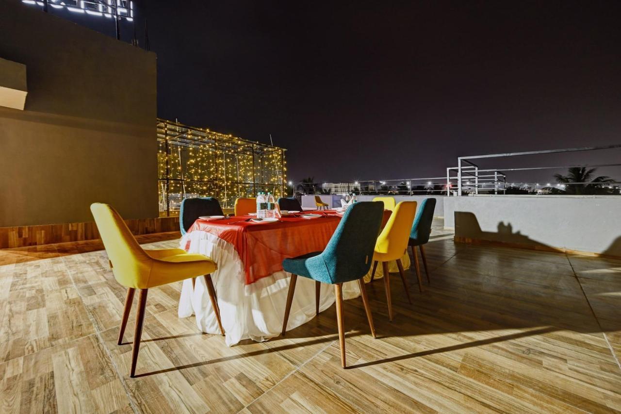 Super Townhouse Oak Hillside Aqua Hotel Khandagiri Bagian luar foto