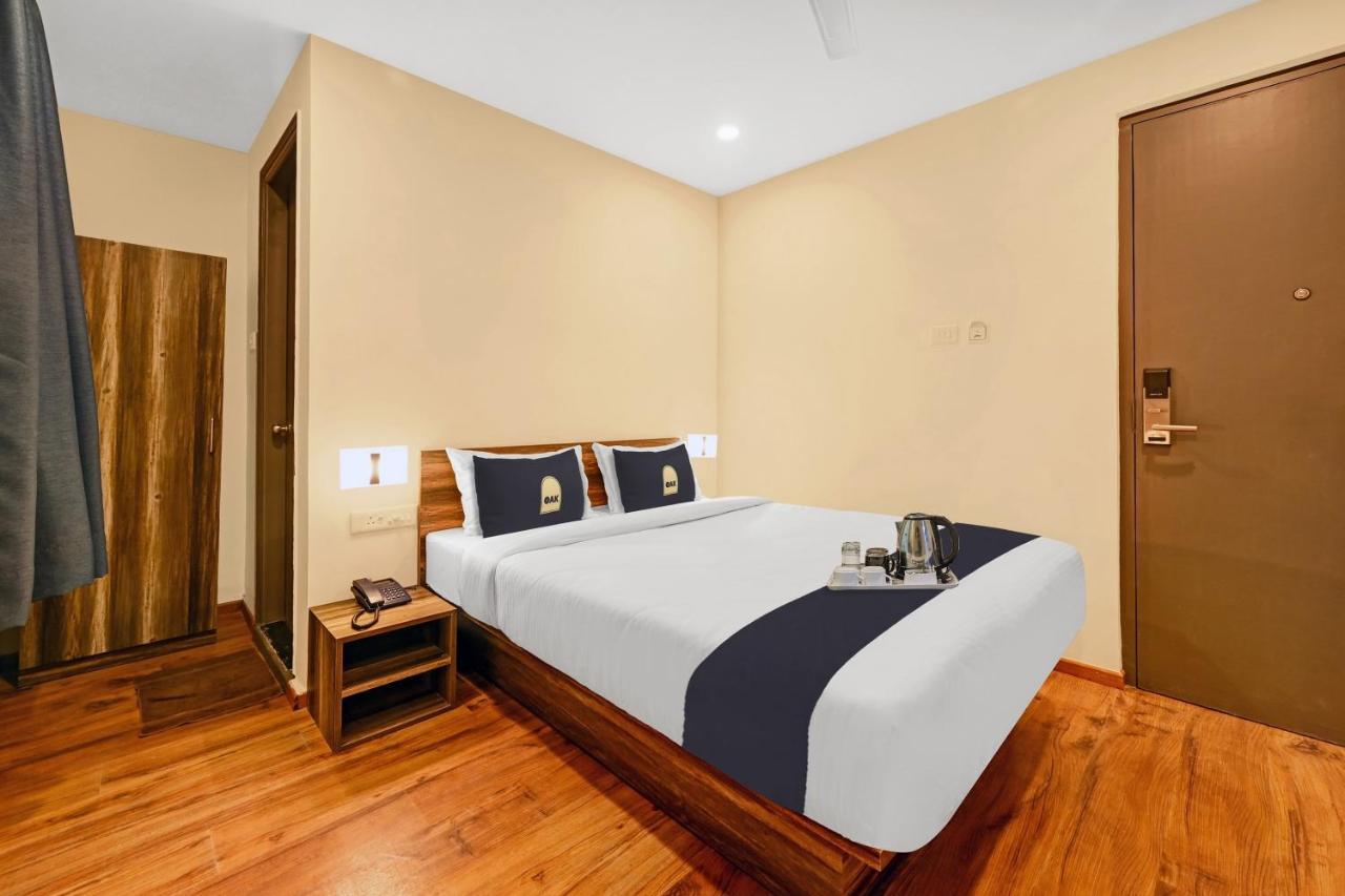 Super Townhouse Oak Hillside Aqua Hotel Khandagiri Bagian luar foto