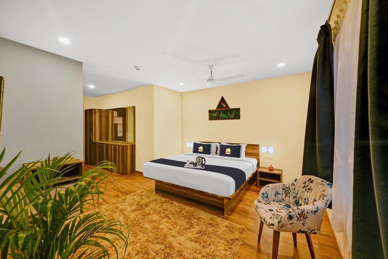 Super Townhouse Oak Hillside Aqua Hotel Khandagiri Bagian luar foto