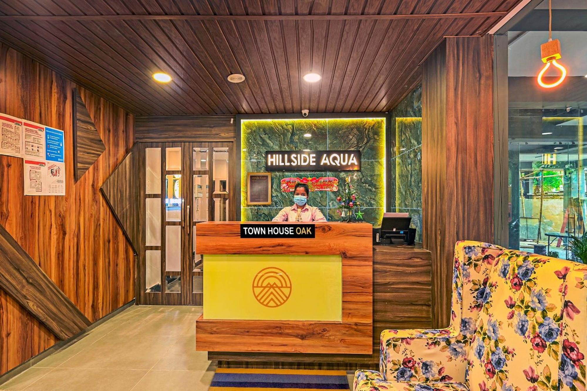 Super Townhouse Oak Hillside Aqua Hotel Khandagiri Bagian luar foto